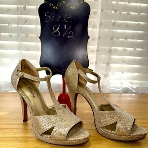 Lulu Townsend Style LT Dora Size 8.5 Color gold